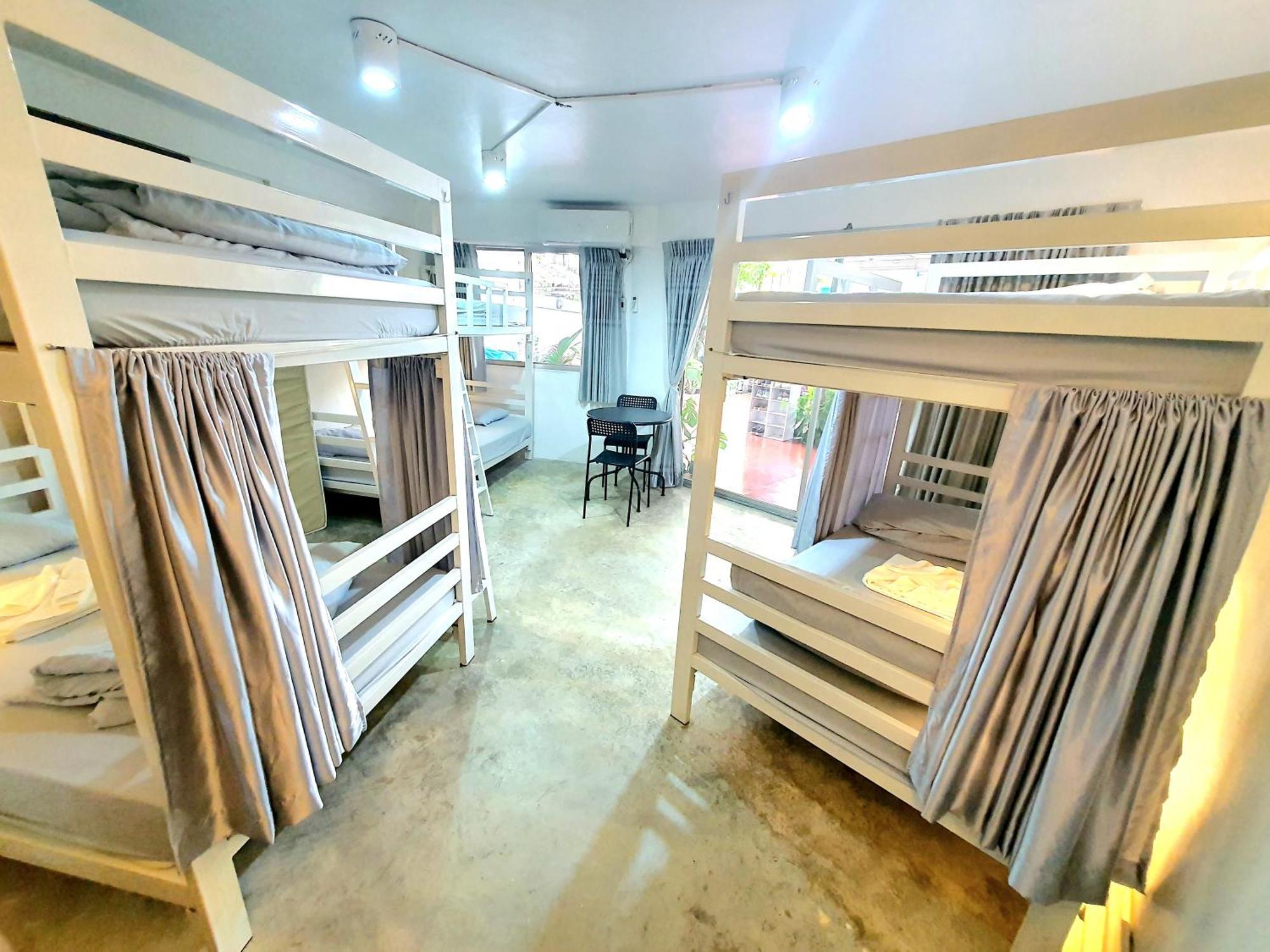 Home16 Sukhumvit16 Banguecoque Exterior foto