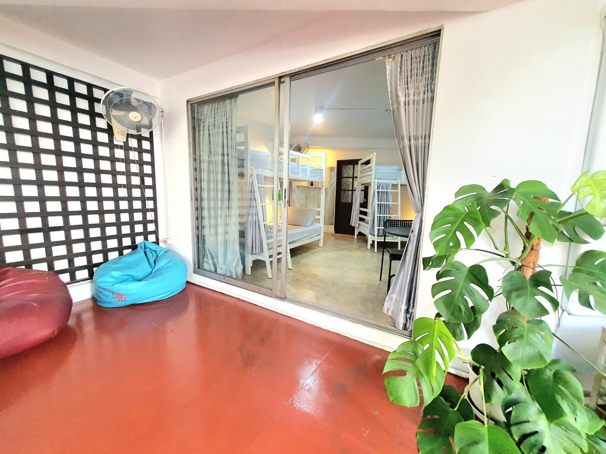 Home16 Sukhumvit16 Banguecoque Exterior foto